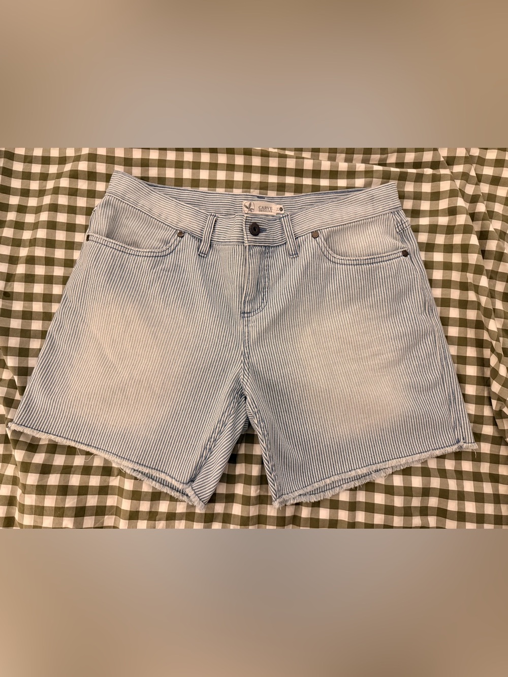 Carve Designs Oahu 6" Railroad Stripe Denim Cutoff Shorts Size 8 - Picture 3 of 5